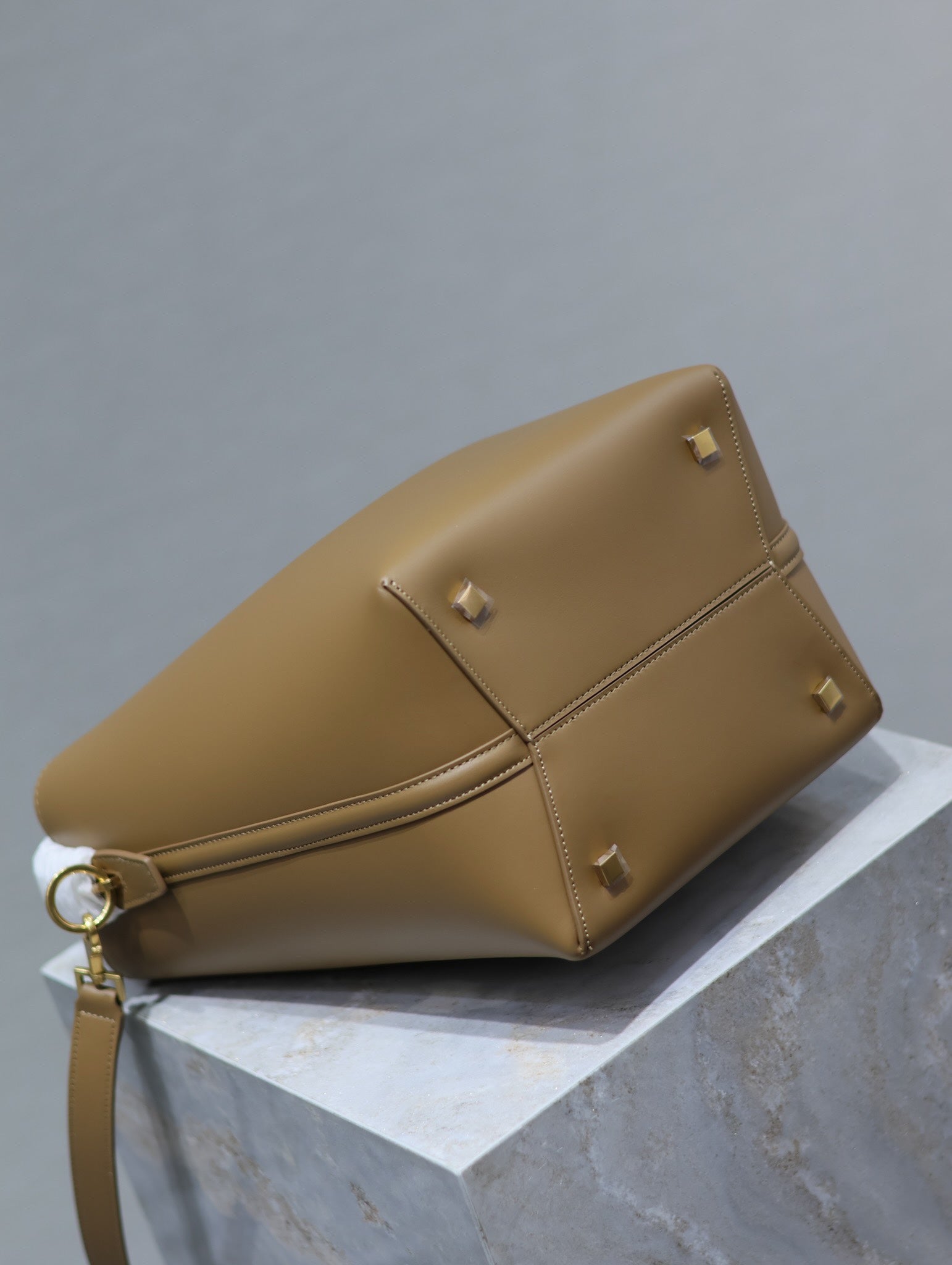 YSL 25S LE 5 À 7 BAG 26 IN BROWN CALFSKIN GOLD HARDWARE