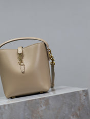 YSL 25S LE 37 BUCKET 15 IN BEIGE CALFSKIN GOLD HARDWARE