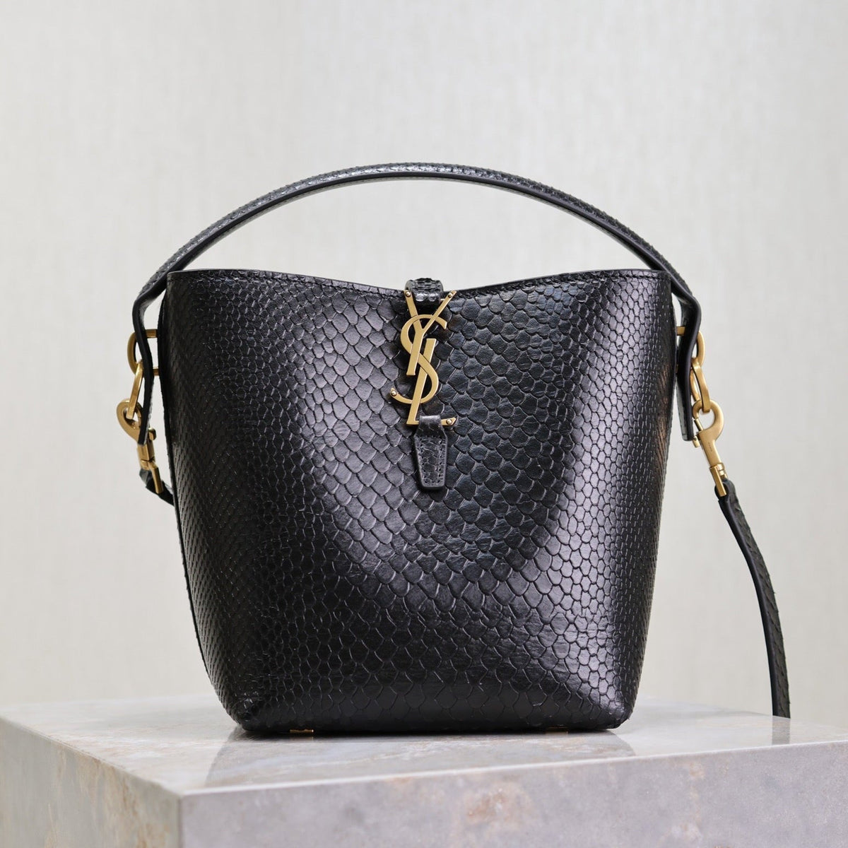 YSL 25S LE 37 20 IN BLACK SNAKE EMBOSSED CALFSKIN GOLD HARDWARE