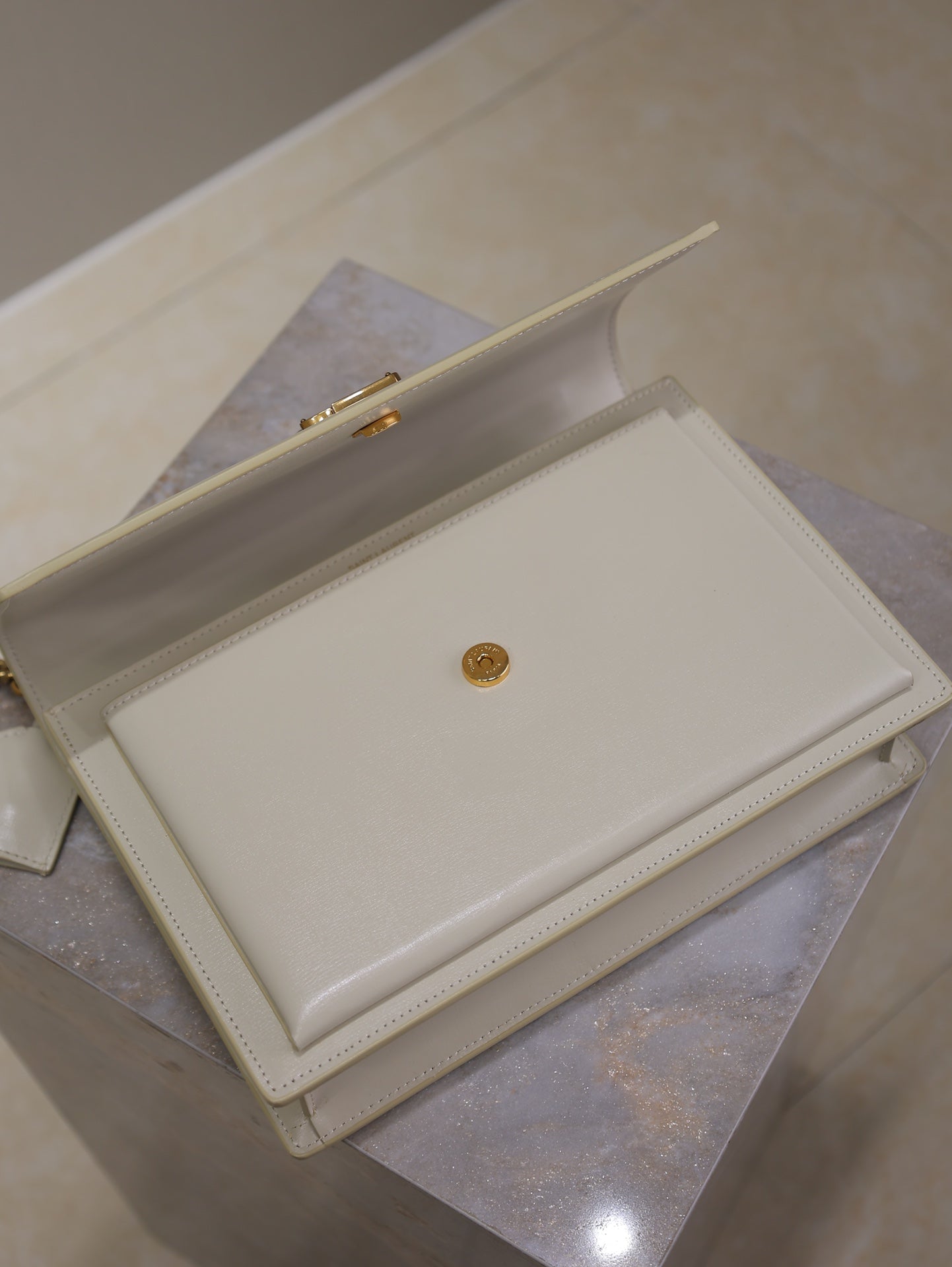 YSL 25S SUNSET MM 25 IN IVORY CALFSKIN GOLD HARDWARE