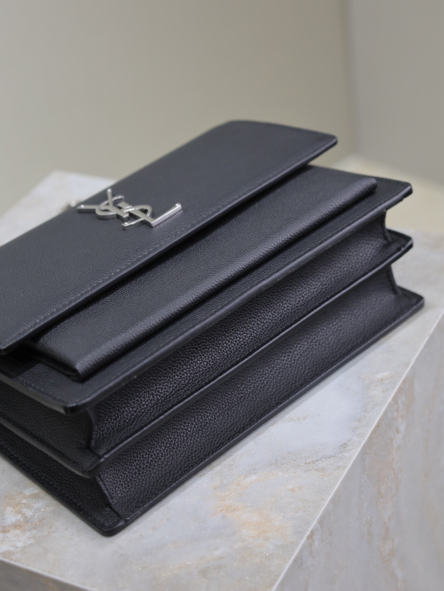 YSL 25S SUNSET MEDIUM 22 IN BLACK GRAINED CALFSKIN SILVER HARDWARE