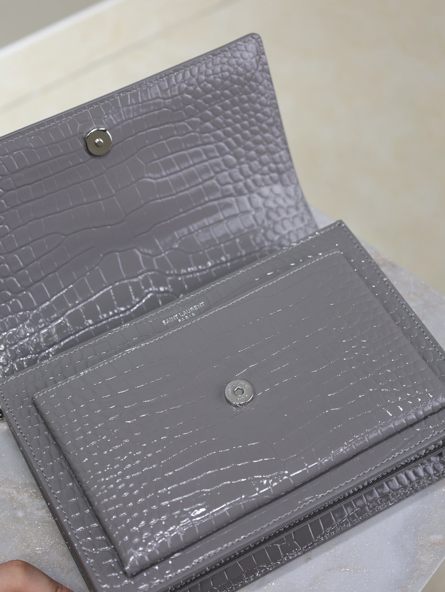 YSL 25S SUNSET MEDIUM 22 IN DARK GRAY CROCODILE-EMBOSSED SHINY CALFSKIN SILVER HARDWRE