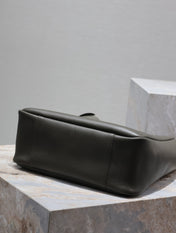 LE 5 À 7 LARGE BAG 31 IN KHAKI GREEN LAMBSKIN