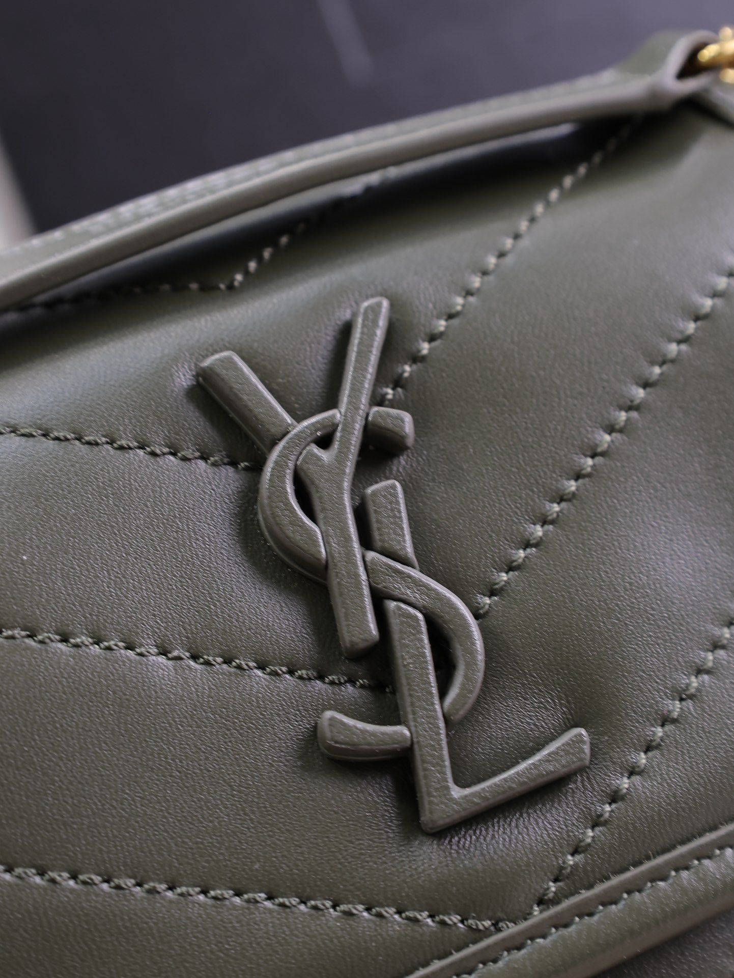 NIKI BABY 22 IN UNIFORM GREEN LAMBSKIN GOLD CHAIN