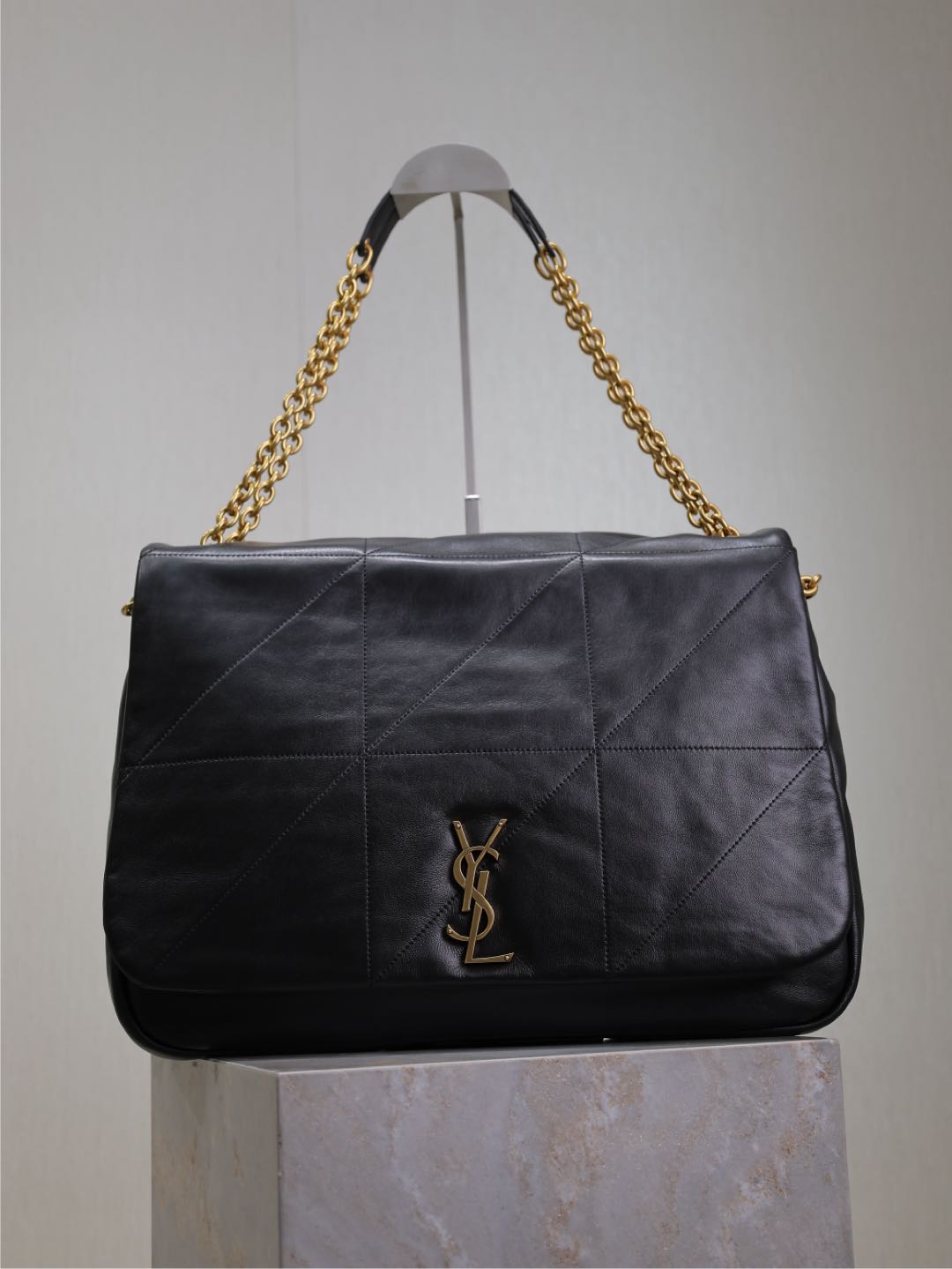 JAMIE 4.3 LARGE BAG 43 IN BLACK LAMBSKIN GOLD HARDWARE