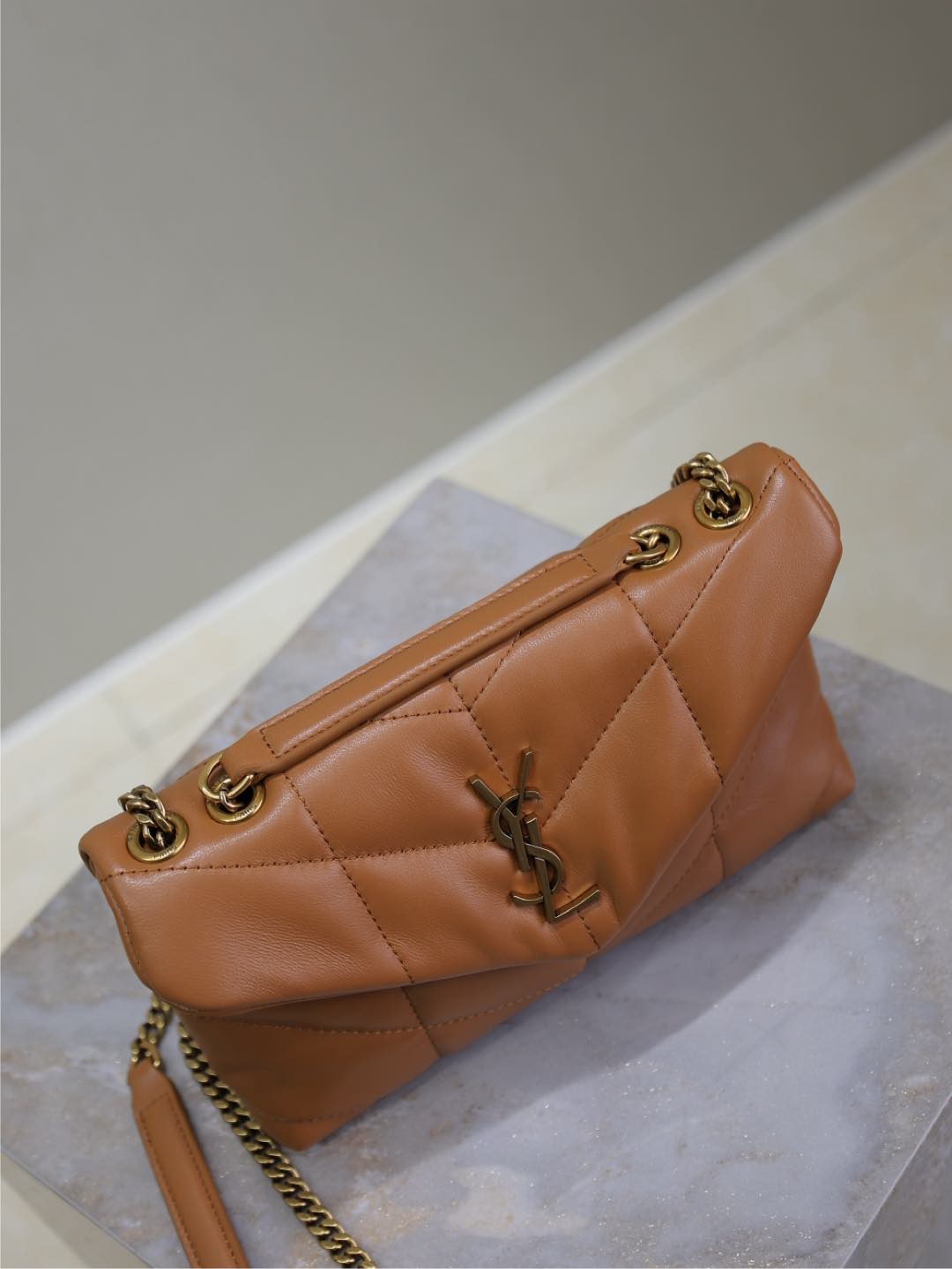 YSL 25S LOULOU PUFFER MINI 23 IN CARAMEL CALFSKIN GOLD HARDWARE