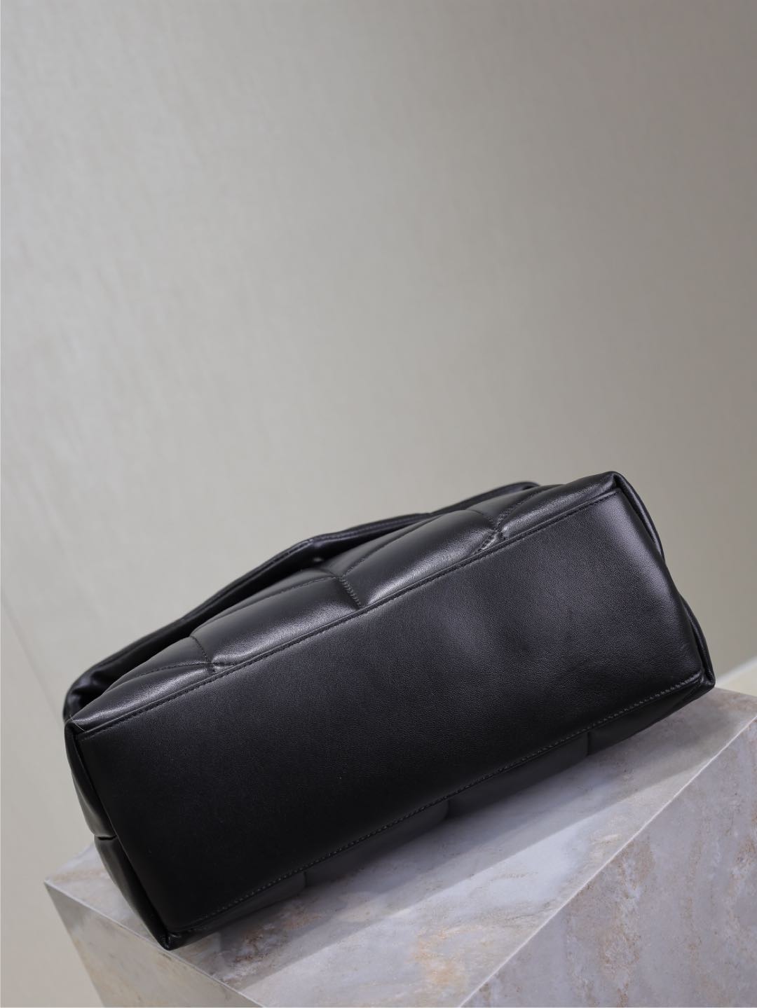 YSL 25S LOULOU PUFFER GM 35 IN BLACK CALFSKIN BLACK HARDWARE