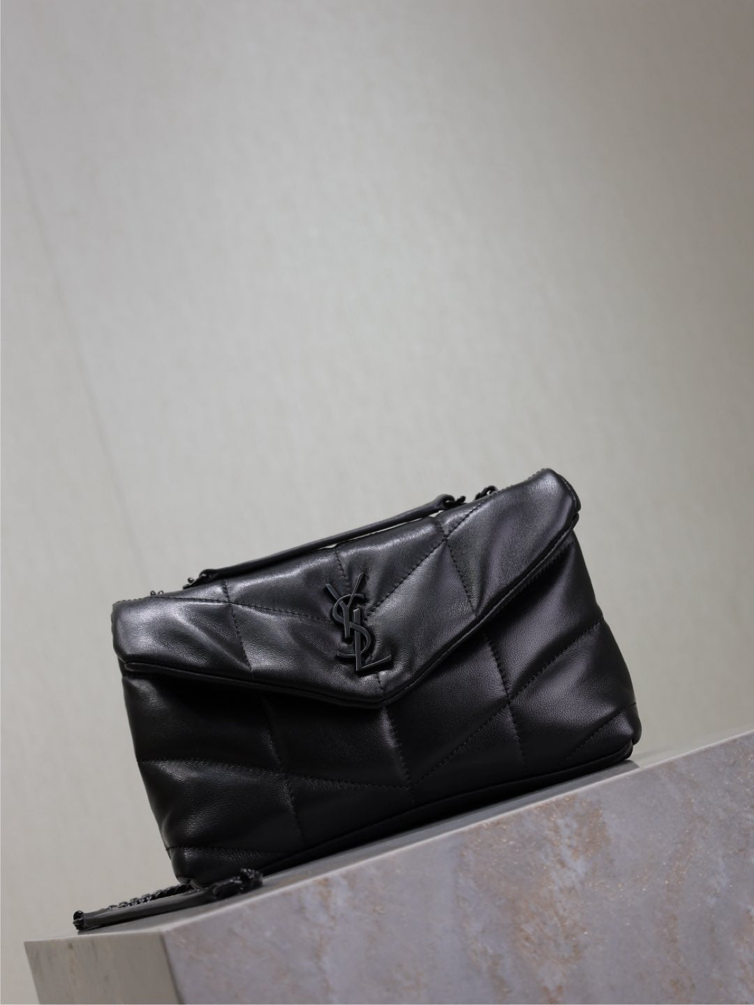 YSL 25S LOULOU PUFFER MINI 23 IN BLACK CALFSKIN BLACK HARDWARE