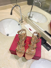 ROCKSTUD SANDAL WITH STRAP IN CAMEL BROWN CALFSKIN 60 MM