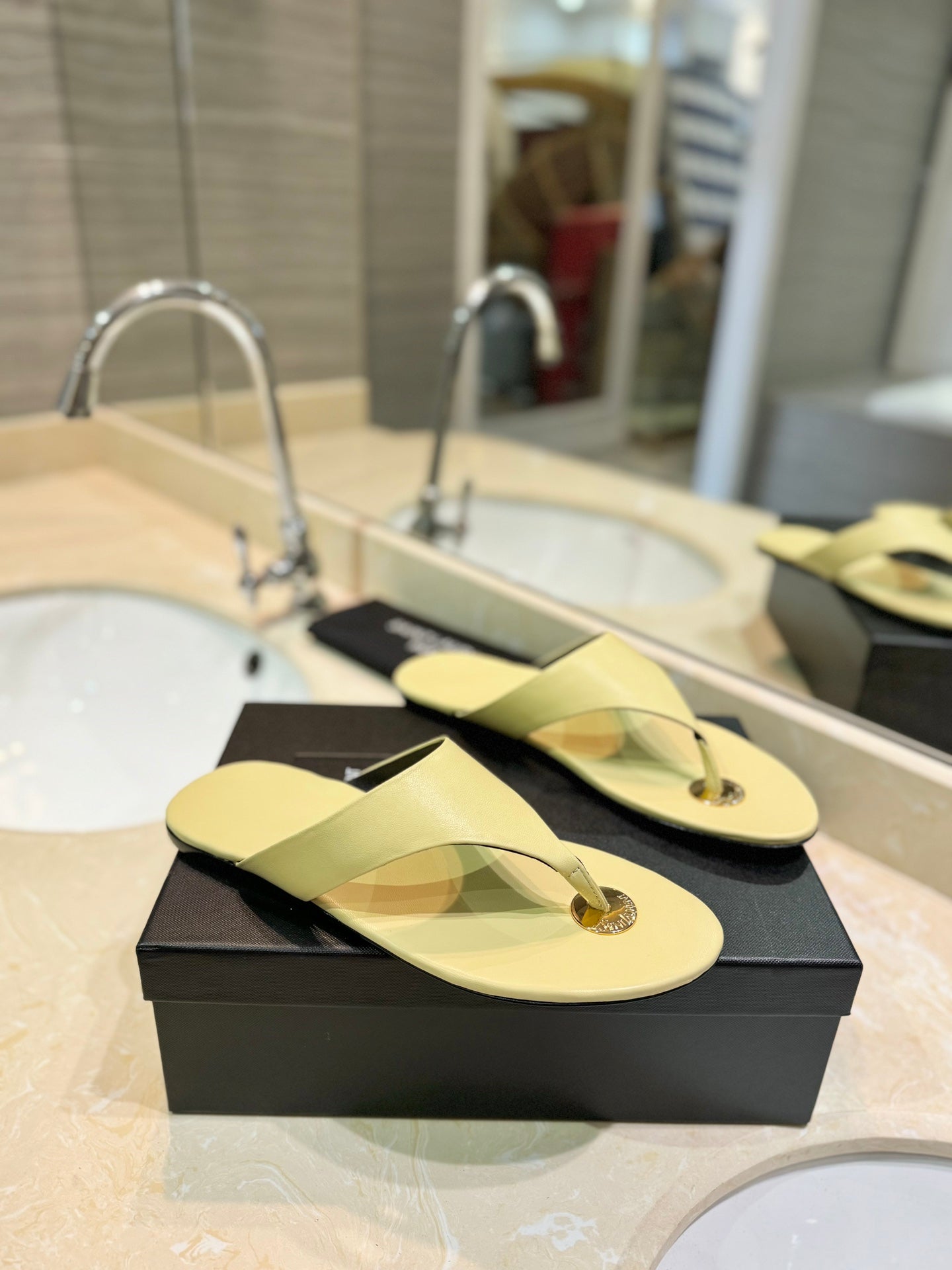 SL KOUROS THONG SANDALS PASTEL YELLOW CALFSKIN