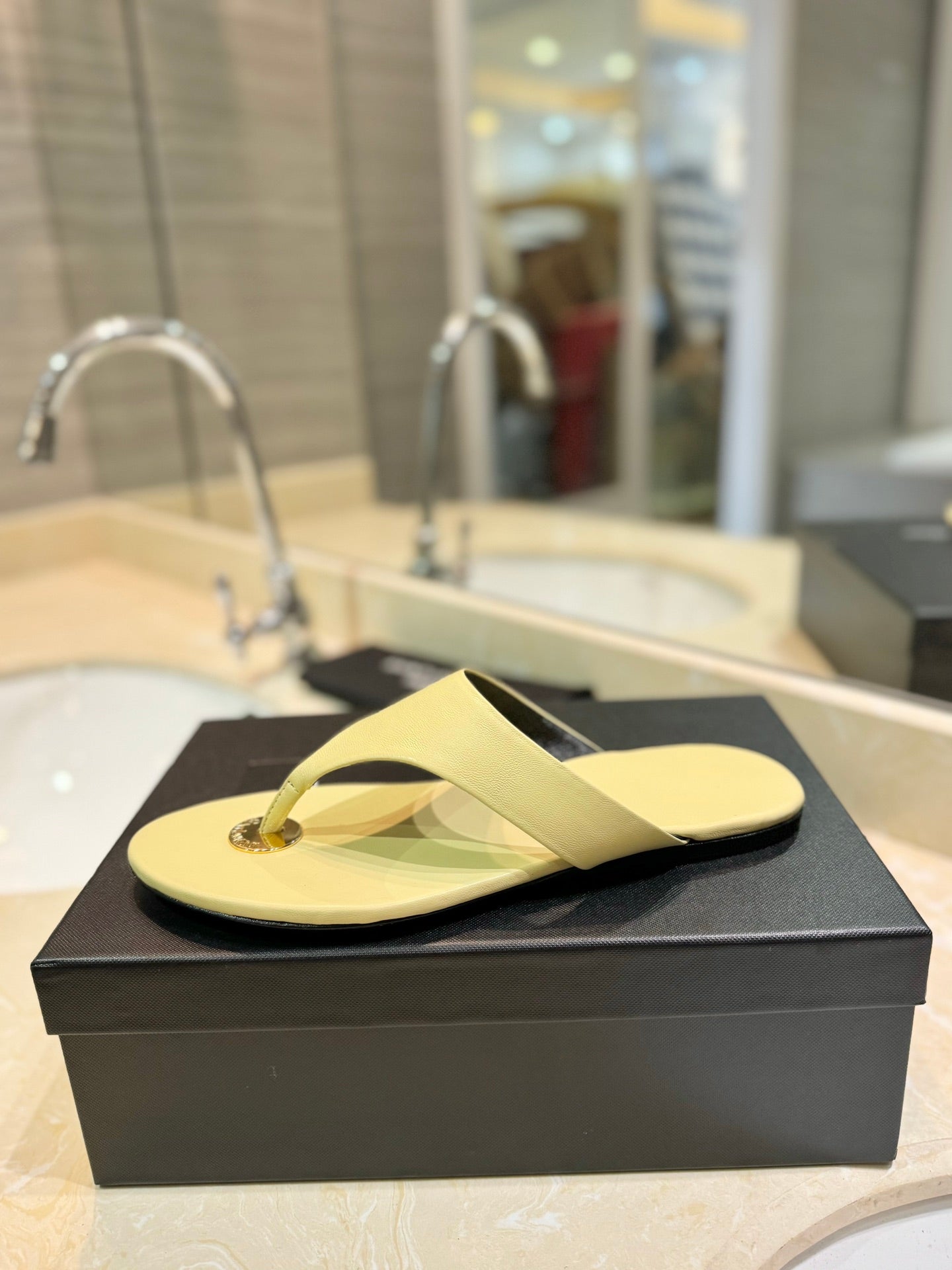 SL KOUROS THONG SANDALS PASTEL YELLOW CALFSKIN