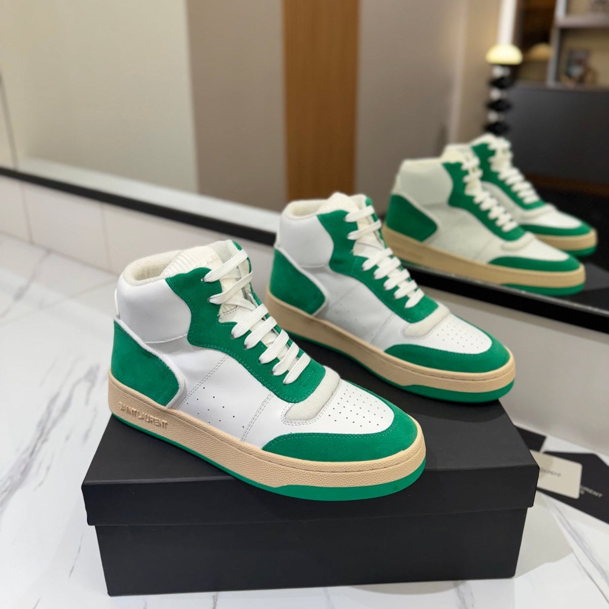 MID-TOP SNEAKERS IN WHITE PERFORATED LAMBSKIN AND GREEN SUEDE
