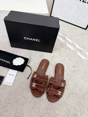 CHANEL 26S DOUBLE STRAP SLIDE SANDALS IN BROWN SUEDE AND CALFSKIN