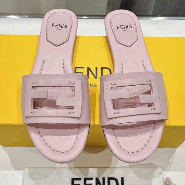 FENDI BAGUETTE SLIDES IN LIGHT PINK LAMBSKIN