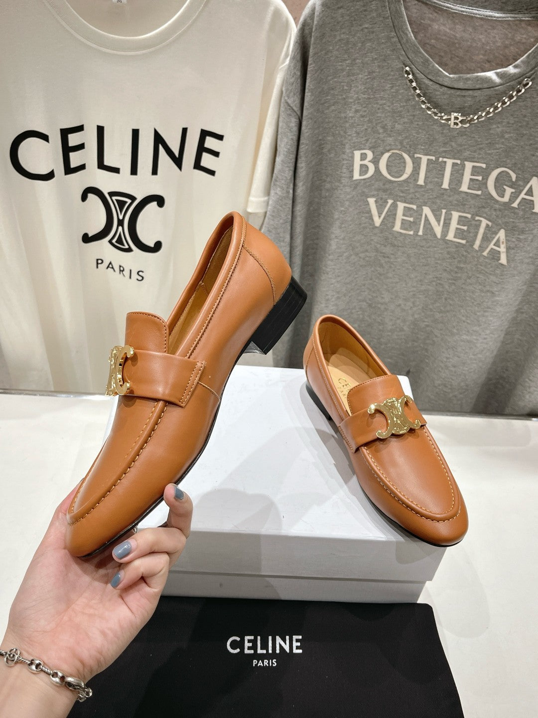 TRIOMPHE LOAFER IN BRONZE BROWN SMOOTH CALFSKIN GOLD HARDWARE