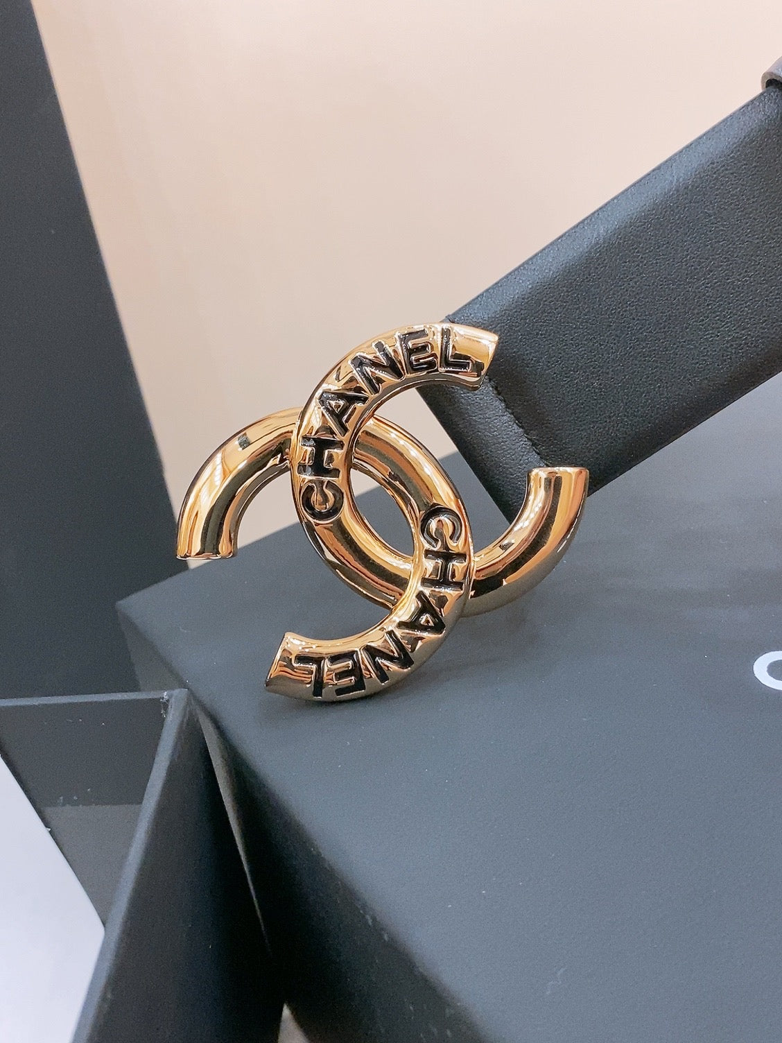 DOUBLE C BELT 40MM IN BLACK CALFSKIN GOLD BUCKLE EMBOSSED BLACK LOGO