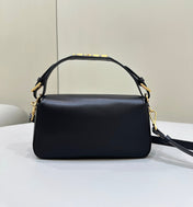 BAGUETTE 27 IN BLACK SMOOTH CALFSKIN GOLD HARDWARE