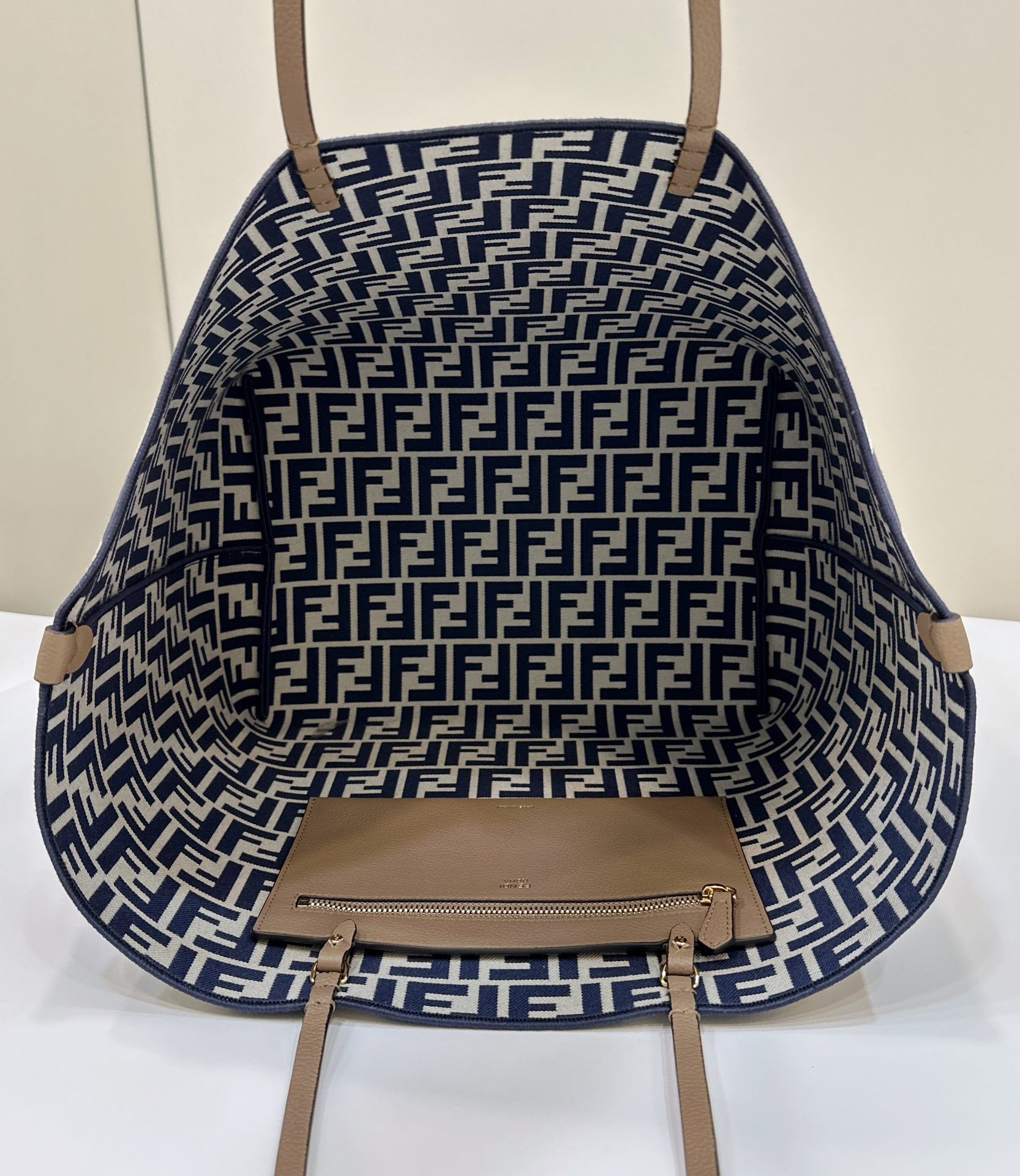 LARGE ROLL 33 IN MIDNIGHT BLUE MIX WHITE JACQUARD FABRIC