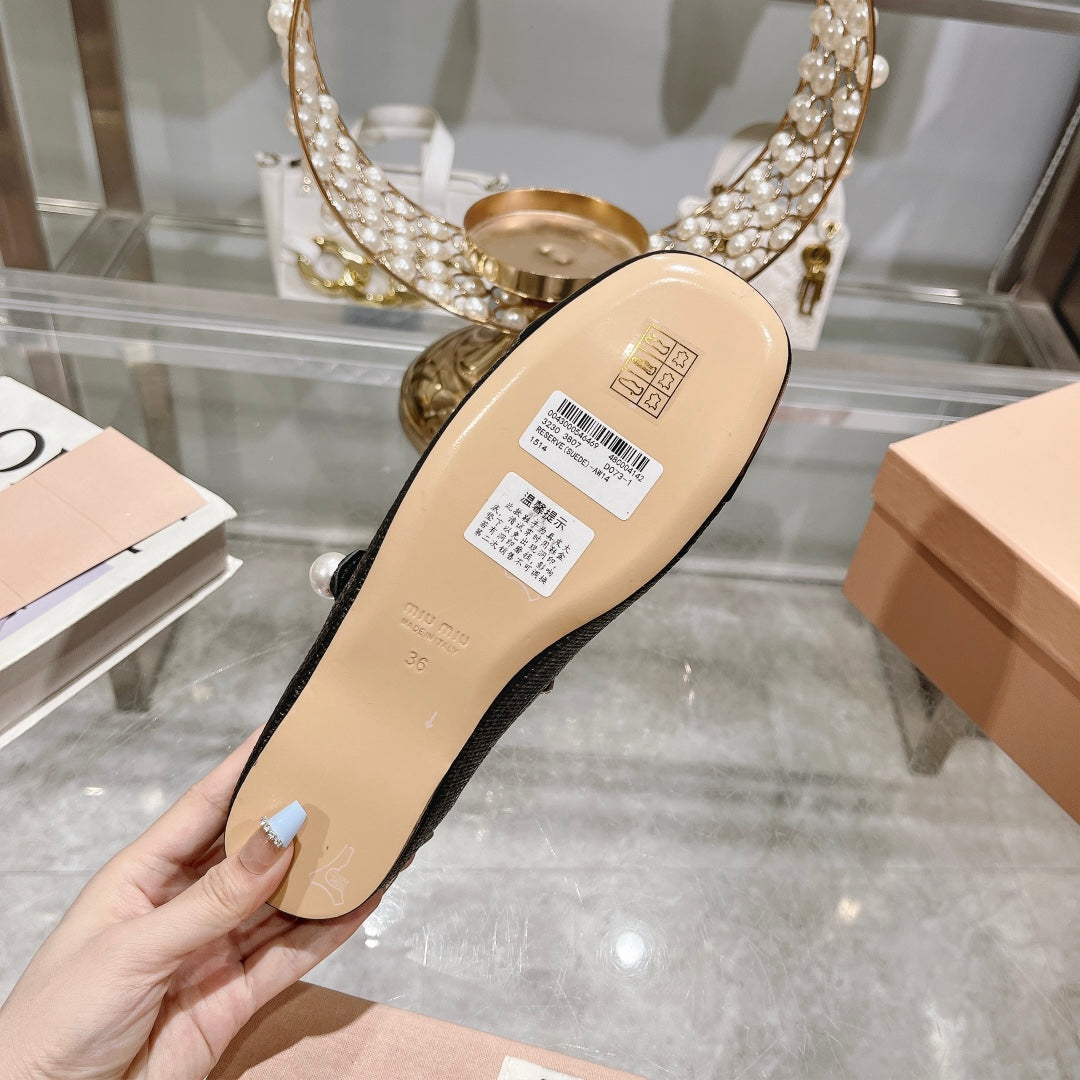 MARY JANE SANDAL CAP TOE BLACK SHEEPSKIN