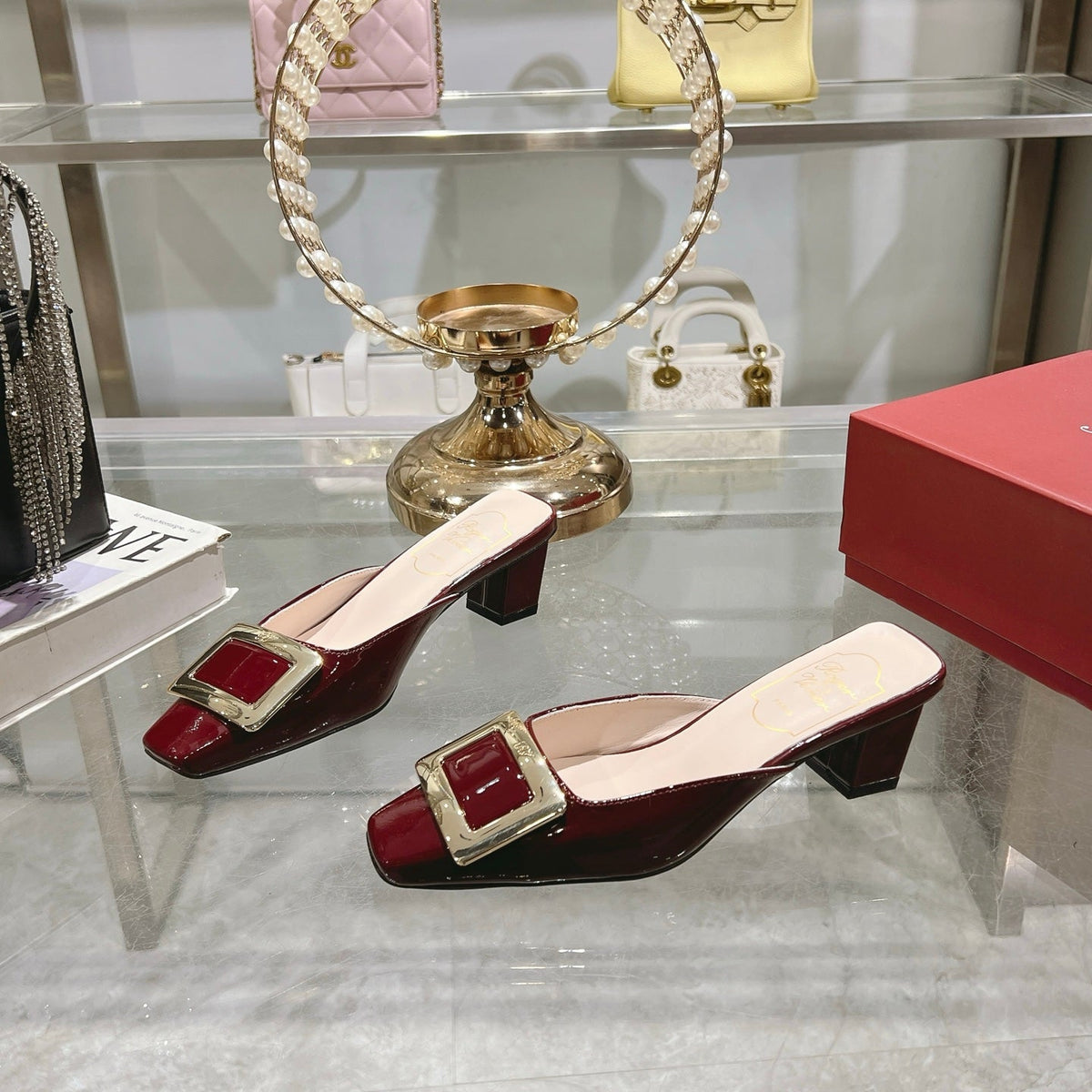 BELLE VIVIER MULES IN BLOOD RED PATENT CALFSKIN