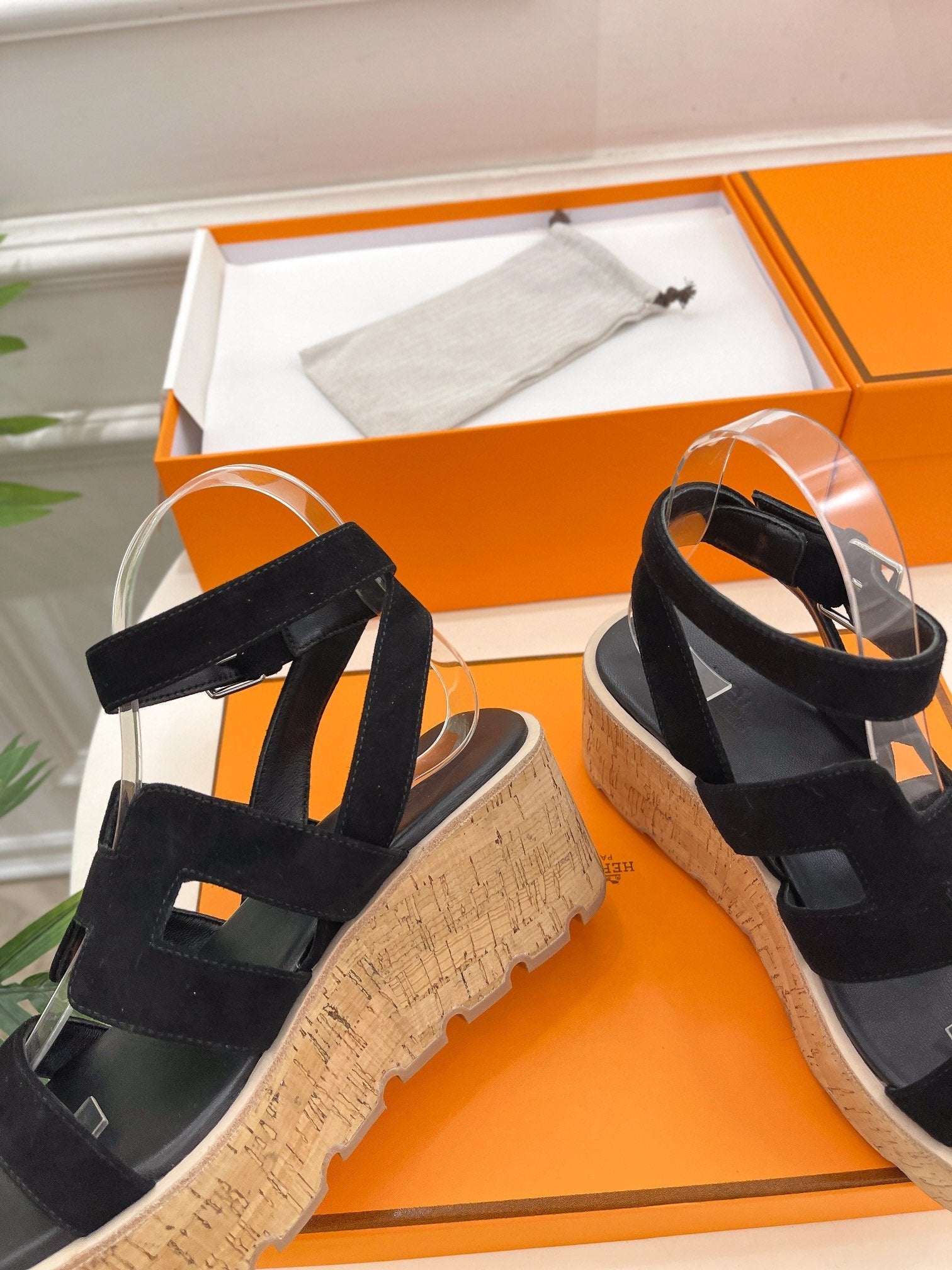 Havane 30 Sandal Black Suede