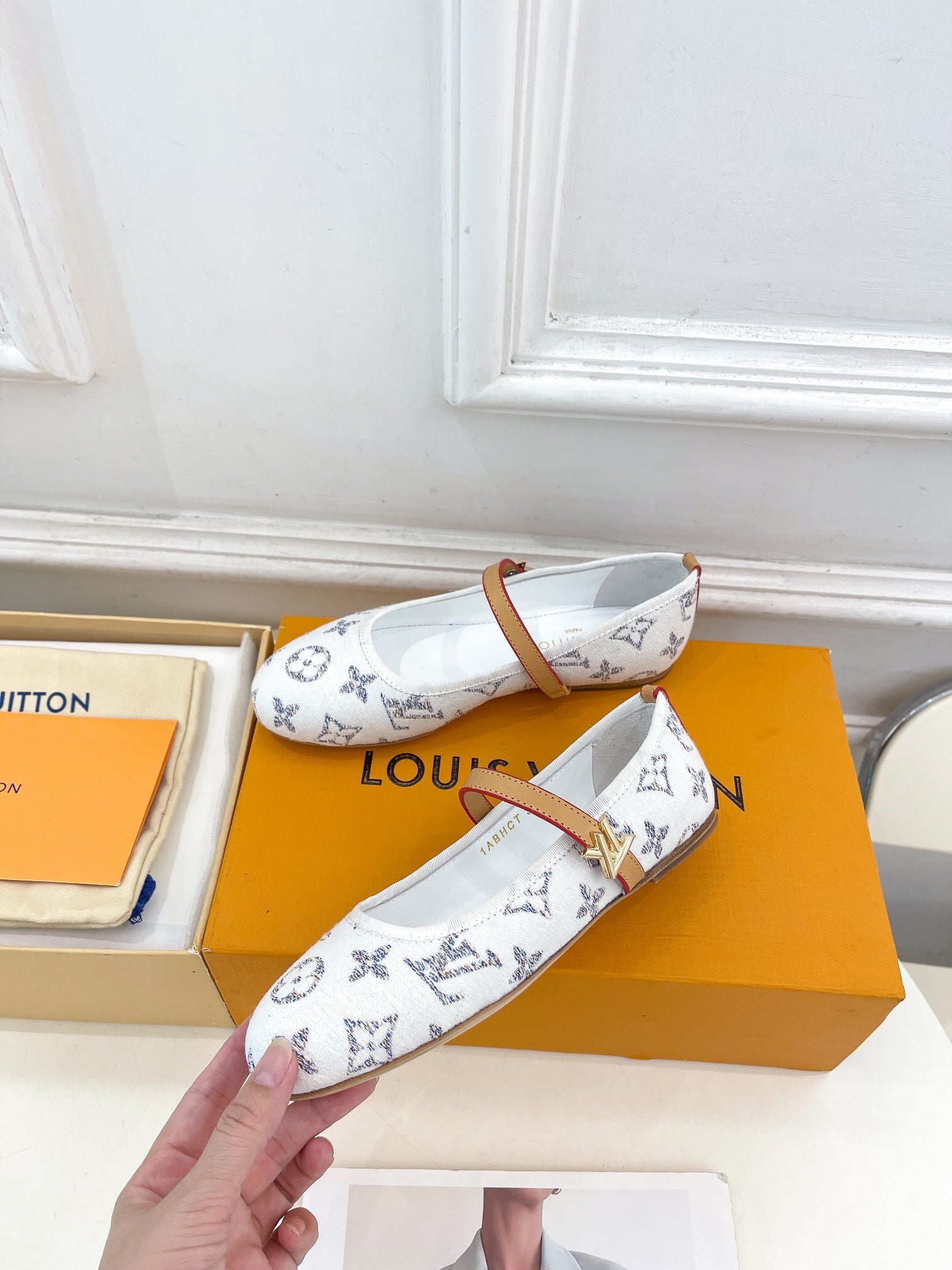 LV WOMEN ROMY FLAT BALLERINA IN WHITE MONOGRAM JACQUARD