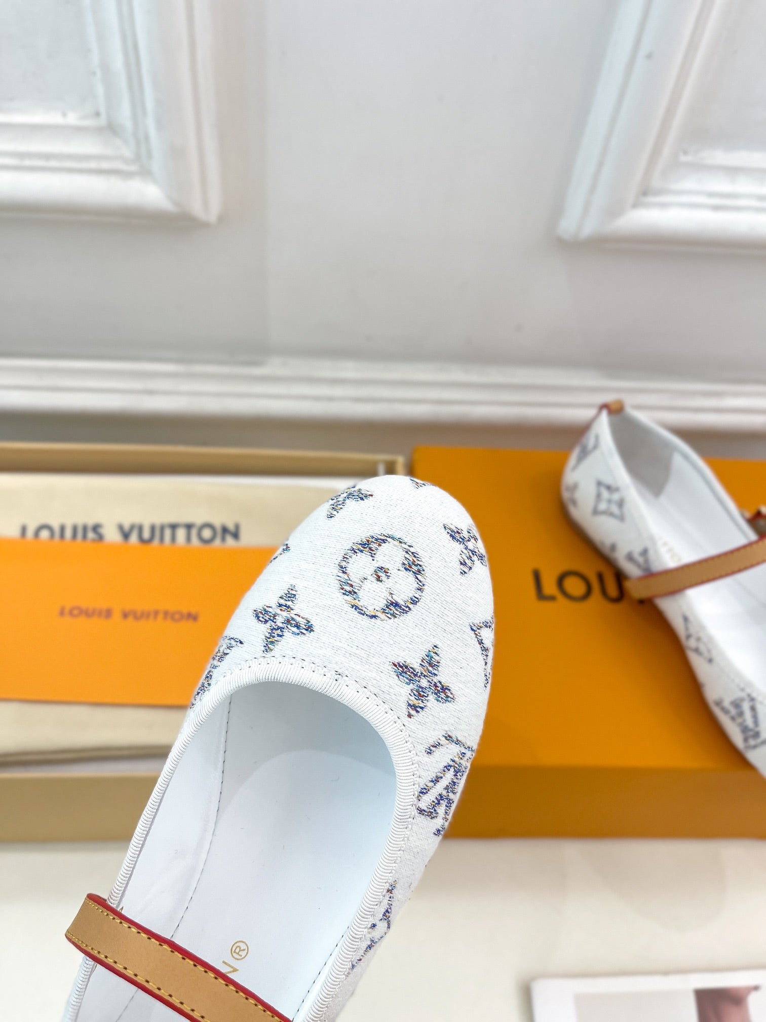 LV WOMEN ROMY FLAT BALLERINA IN WHITE MONOGRAM JACQUARD