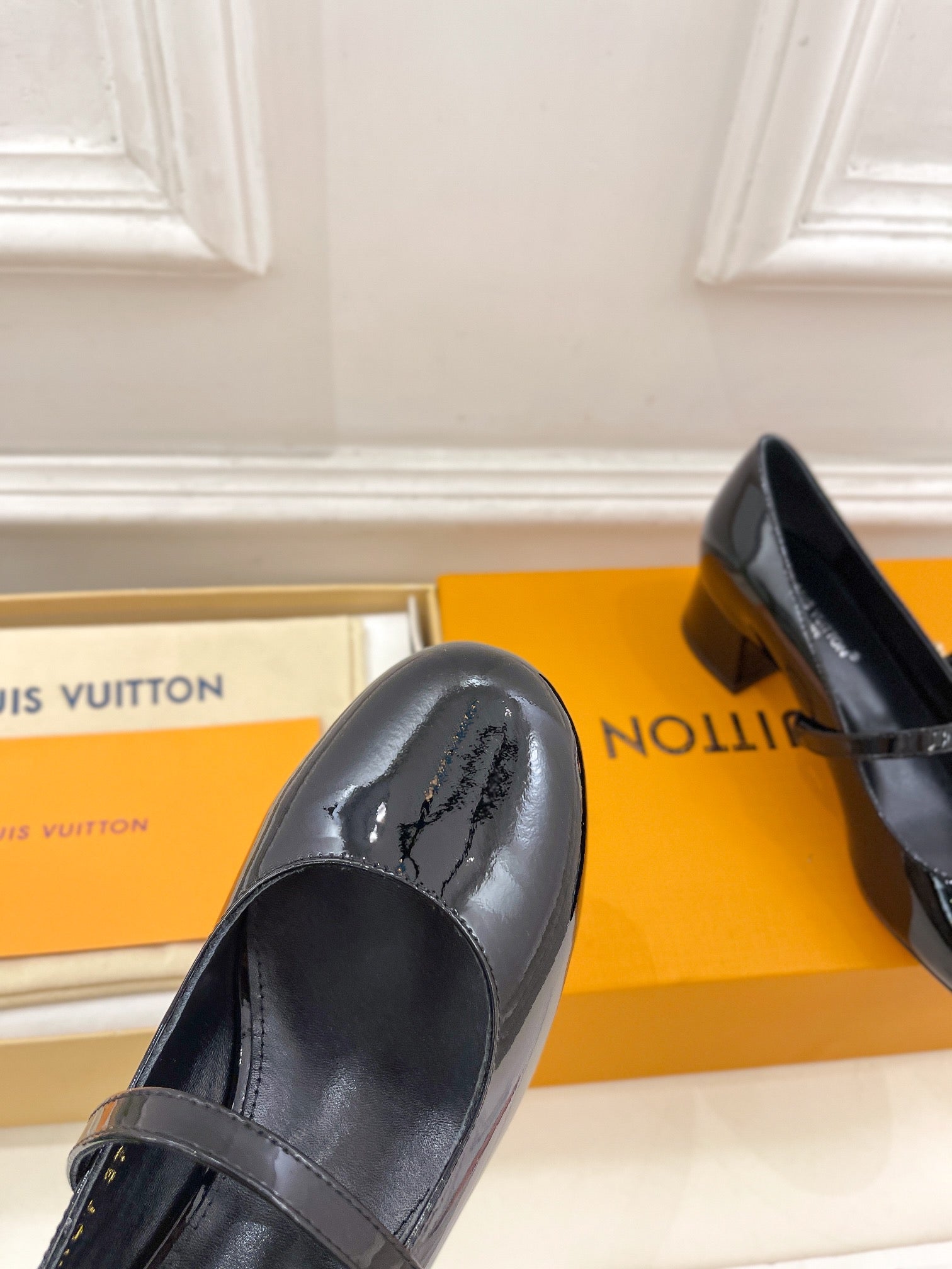 LV WOMEN ROMY HIGH BALLERINA IN GLOSSY BLACK LAMBSKIN