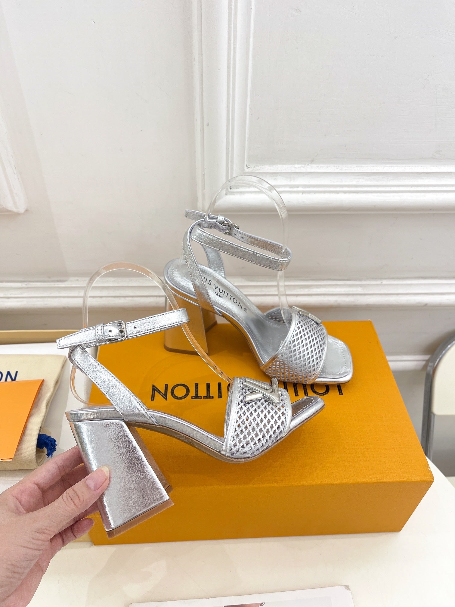 LV WOMEN HIGH SANDAL IN SILVER CALFSKIN