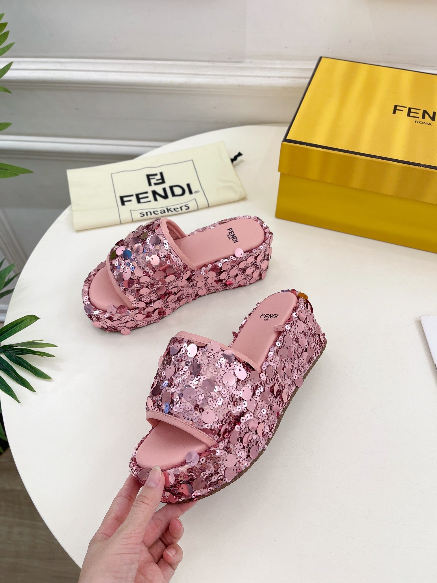 FENDI THICK SOLE 6 CM SEQUIN SLIPPER ROUGH PINK