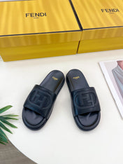 FENDI LOGO SLIDES IN BLACK CALFSKIN