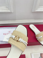 GARAVANI V LOGO SIGNATURE SLIDE IN BEIGE RAFFIA AND WHITE CALFSKIN