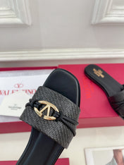 GARAVANI V LOGO SIGNATURE SLIDE IN BLACK RAFFIA AND CALFSKIN