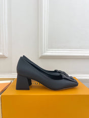 SHAKE PUMP BLOCK HEEL 5.5 CM SANDALS IN BLACK PEPPLE CALFSKIN