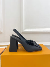 SHAKE SQUARE-TOE BLOCK HEEL 9 CM SANDALS IN BLACK PEPPLE CALFSKIN