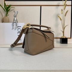 LOEWE 25S MEDIUM PUZZLE EDGE BAG 24 IN WALNUT BROWN CALFSKIN GOLD HARDWARE