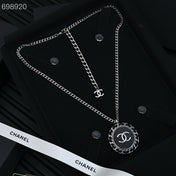 25P OVAL NECKLACE IN BLUE DENIM BLACK LEATHER-THREADED CHAIN