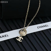 PENDANT NECKLACE IN GOLD TWISTED RIBBED DOUBLE C