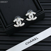 STUD EARRINGS IN SILVER METAL PEARLY WHITE AND CRYSTAL