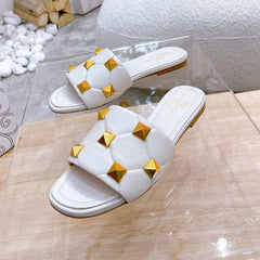 STUD FLAT SLIDE IN WHITE LAMBSKIN