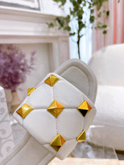 STUD FLAT SLIDE IN WHITE LAMBSKIN