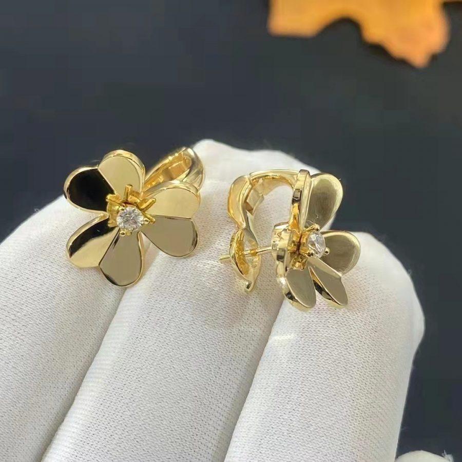 van-cleef-arpels-frivole-earrings-small-model-yellow-gold-diamond-vcarb65700-jewelry-2-900x900_19331f7e-2281-49fb-9206-9d9551c33bec.jpg