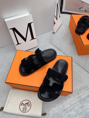 Chypre Sandal Black velvet lining