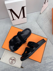 Chypre Sandal Black velvet lining