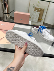 SNEAKER MULES IN WHITE CALFSKIN WHITE BLUE LACES